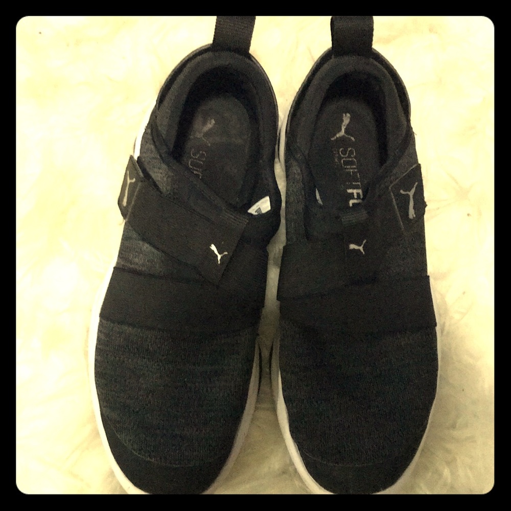 Puma soft foam walking shoes